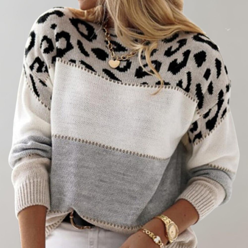 Knitted sweater with leopard pattern
