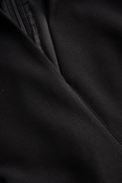 Refined dress with belt