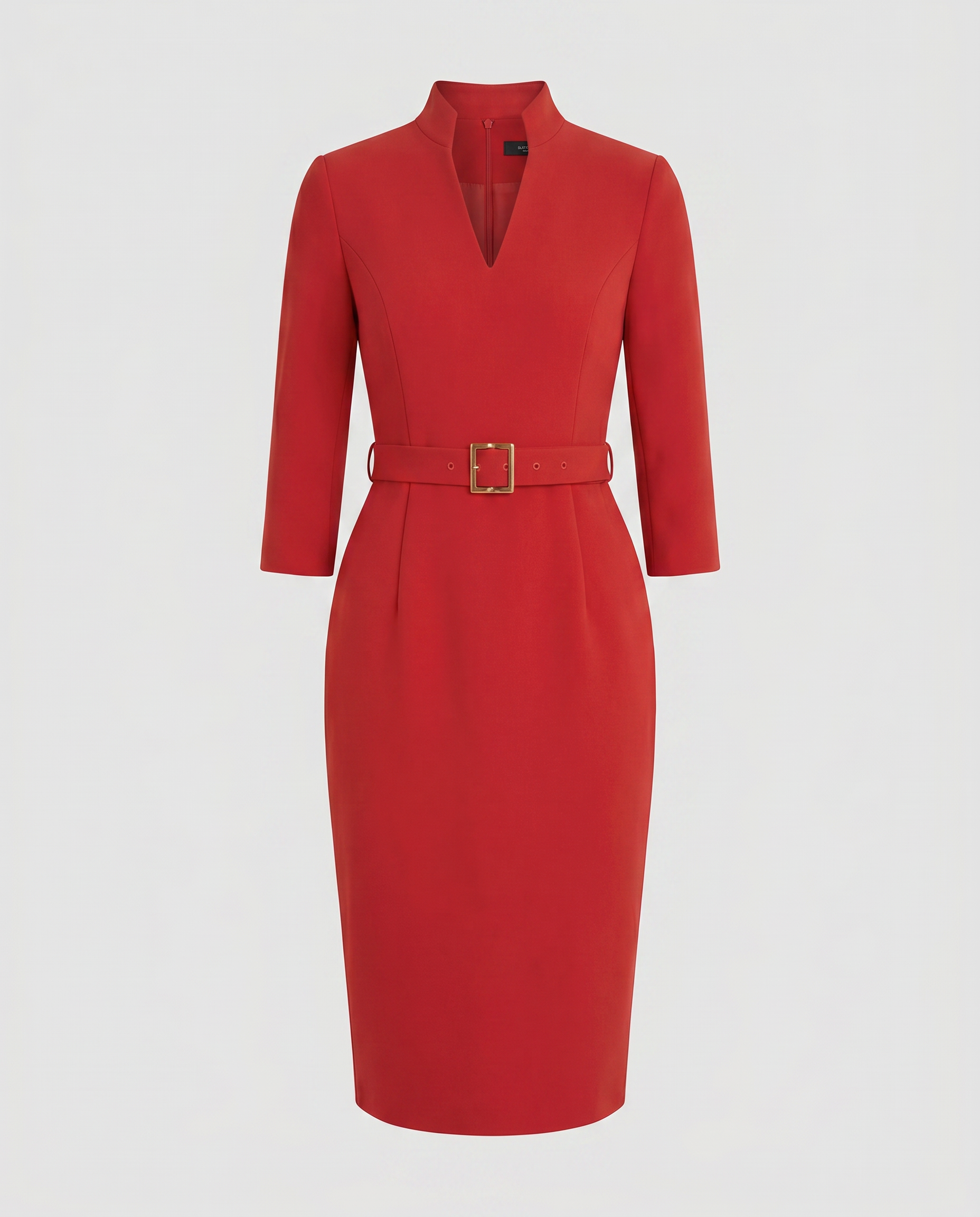 Refined dress with belt
