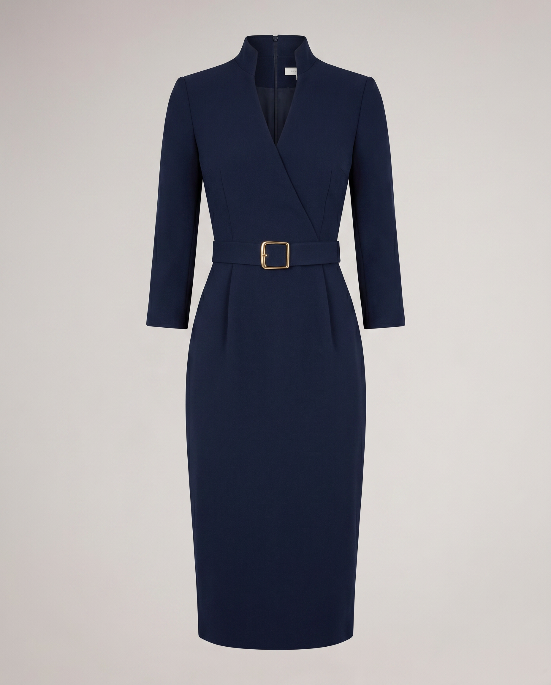 Refined dress with belt