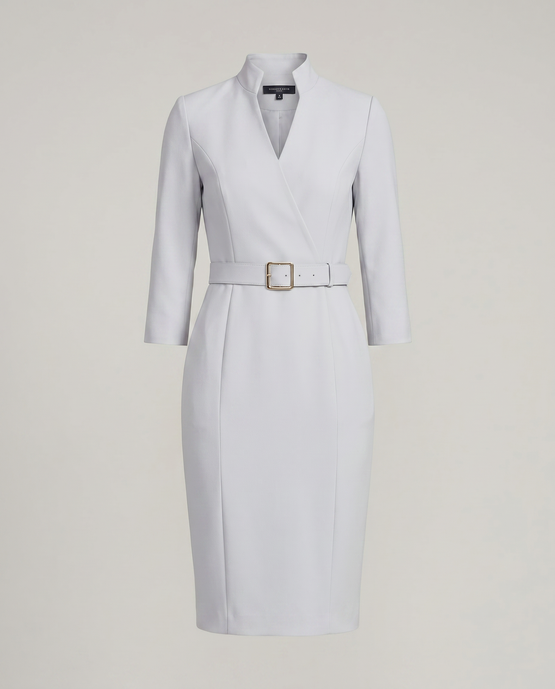 Refined dress with belt