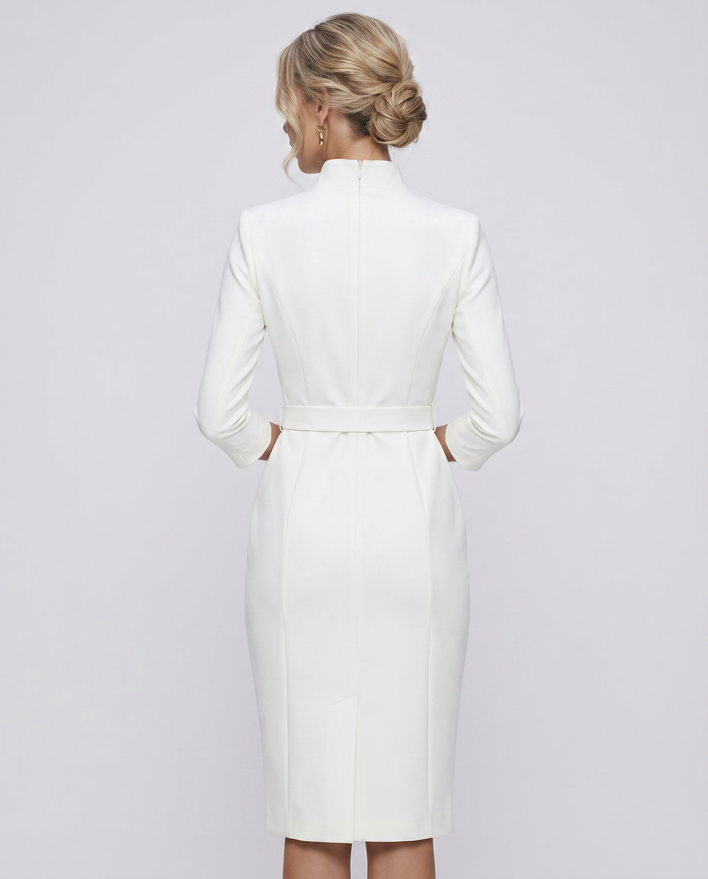 Refined dress with belt
