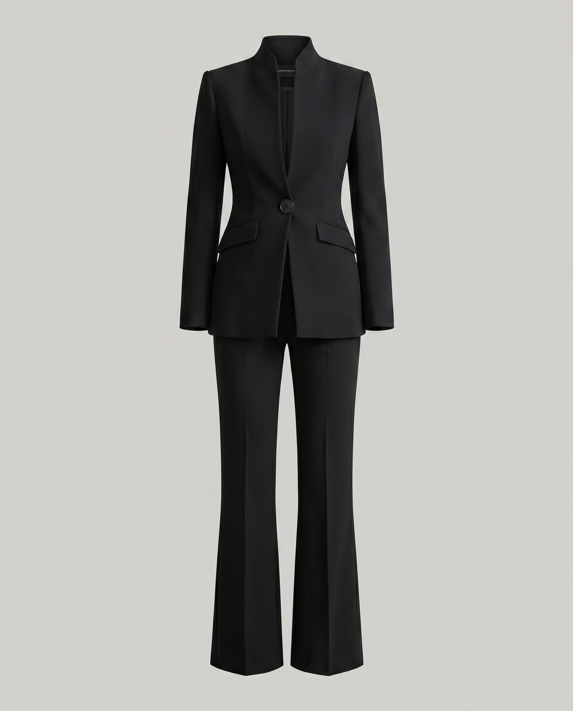 Avela Suit