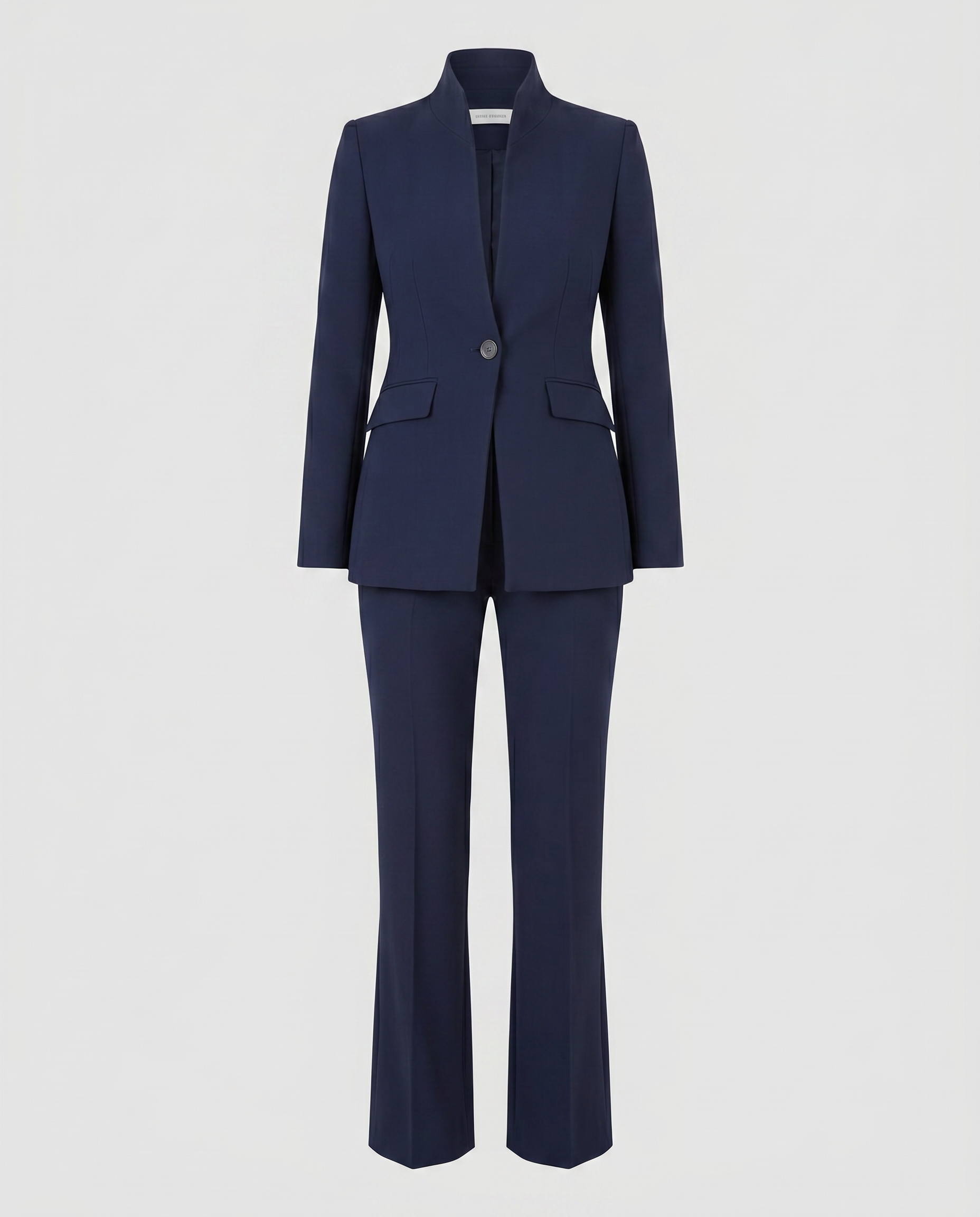 Avela Suit